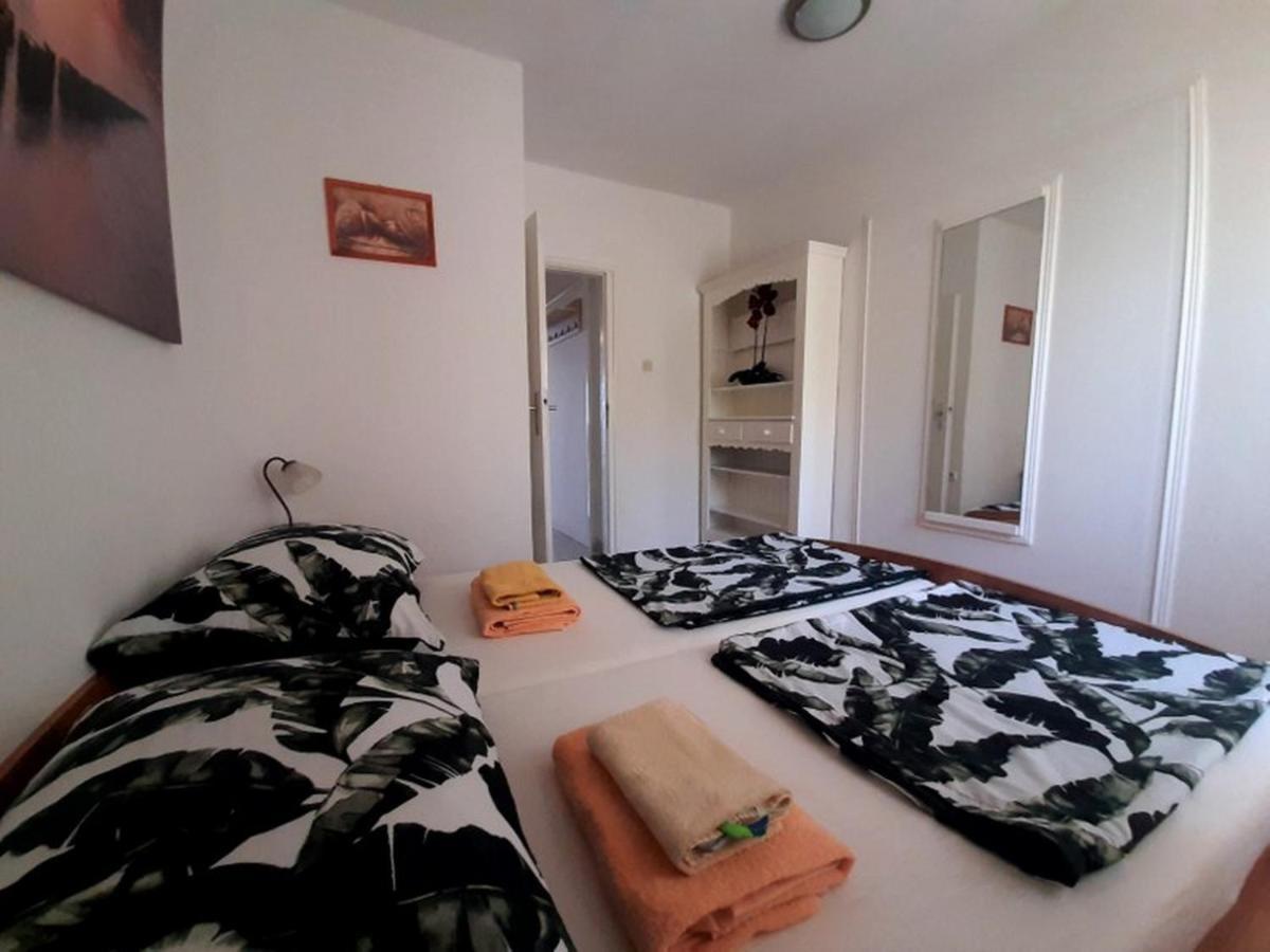 Apartments Nada Krk Island Exterior foto