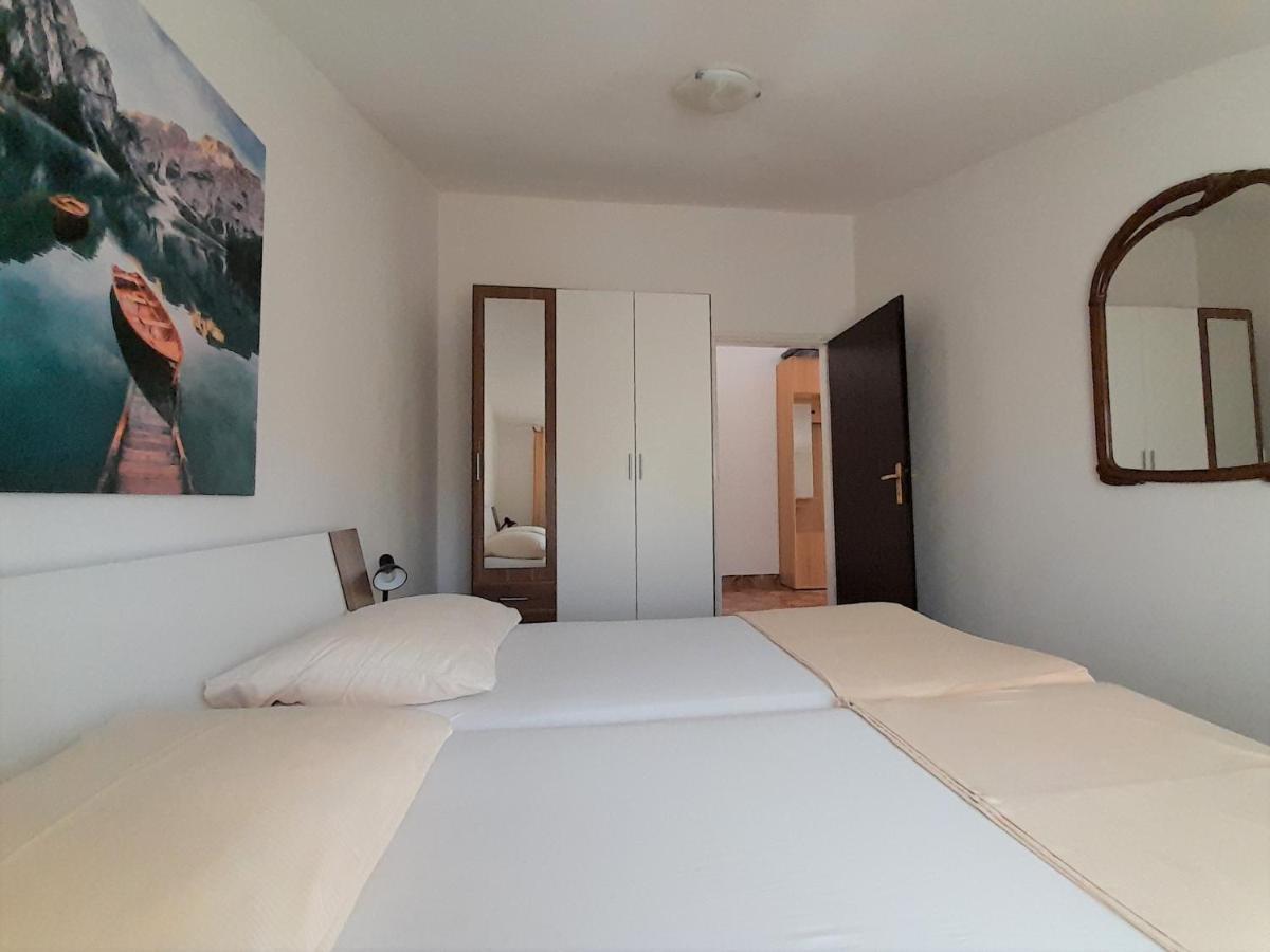 Apartments Nada Krk Island Exterior foto